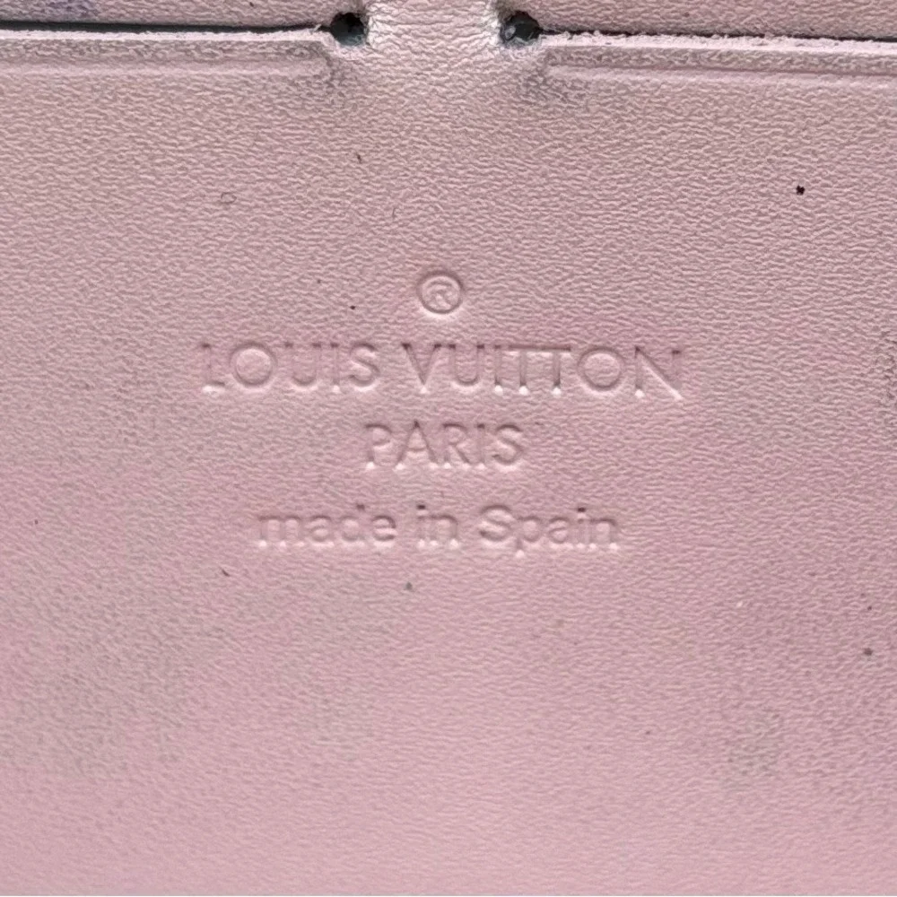 Louis Vuitton Zippy Wallet Monogram Vernis Beige Patent Leather M90419